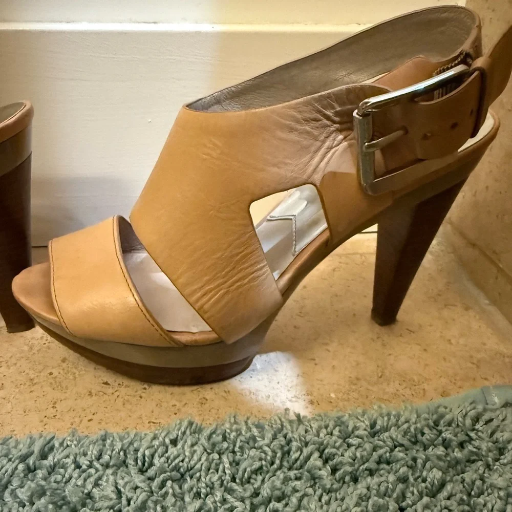 MICHAEL Michael Kors Carla Nude Leather Platform Wood stacked heel Sandals 7